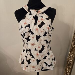 White House Black Market Black and White Floral Sleeveless Top Sz 10